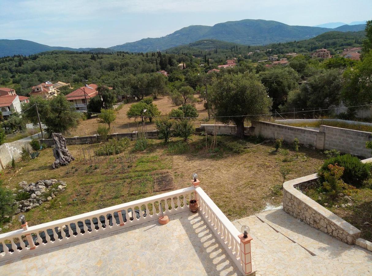 Villa Silvia Agios Matthaios  Exterior photo
